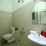 Oyo Rooms Vadapalani Murugan Temple