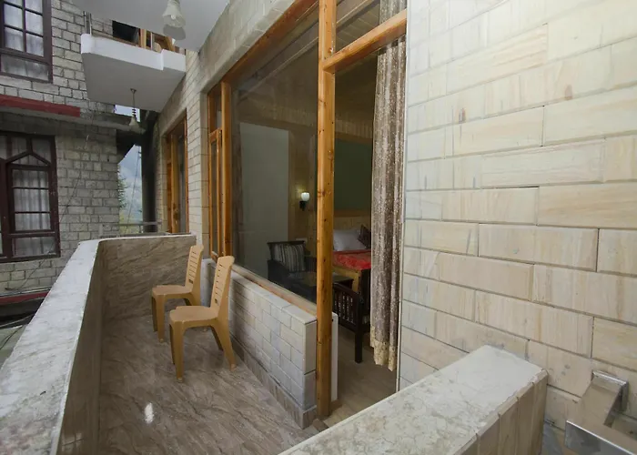 Oyo Rooms Vadapalani Murugan Temple