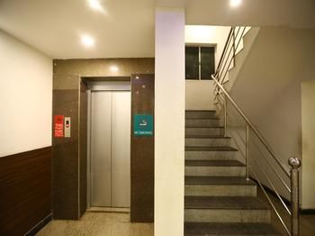 Oyo Vadapalani Murugan Temple Hotel 3*